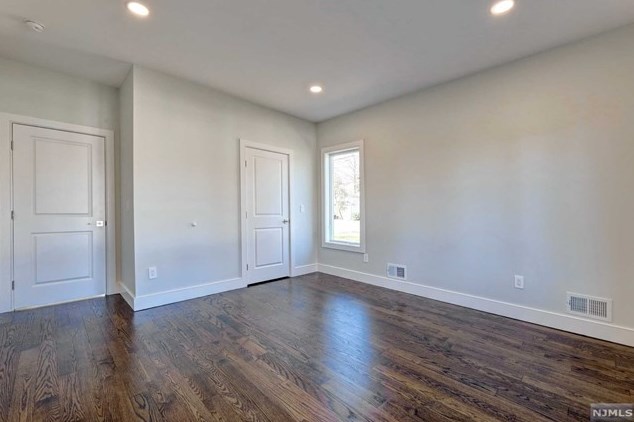 109 Hartland Ave, Emerson NJ  07630-1209 exterior