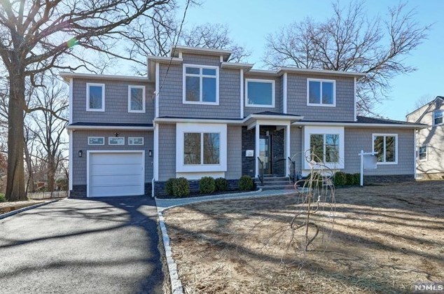 109 Hartland Ave, Emerson NJ  07630-1209 exterior