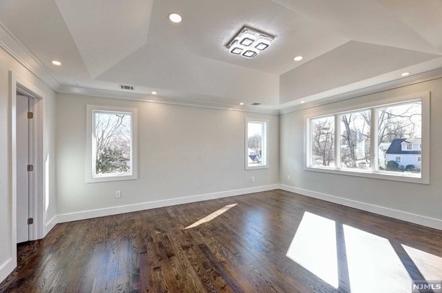 109 Hartland Ave, Emerson NJ  07630-1209 exterior