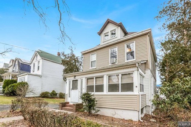 54 Morse Ave, Rutherford, NJ 07070-1251