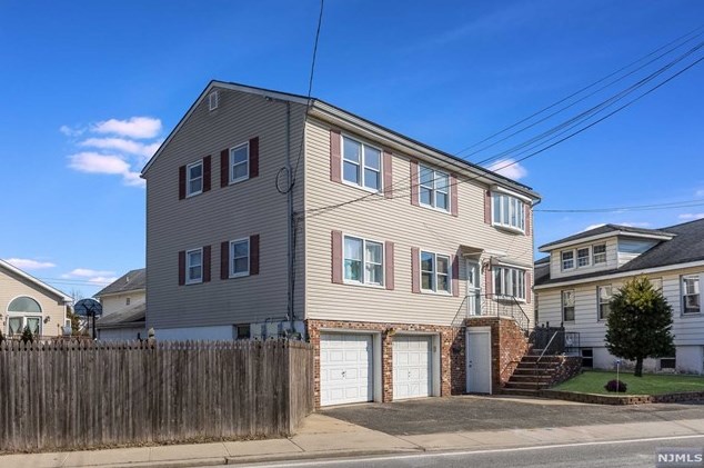 756 Riverside Ave, Lyndhurst, NJ 07071