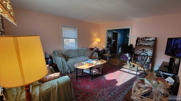 245 Columbus Ave, Palisades Park, NJ 07650