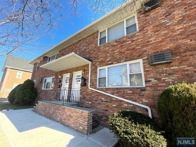 401 8th St #2r, Carlstadt, NJ 07072