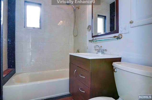 12 Locust St, Elmwood Park NJ  07407-1327 exterior