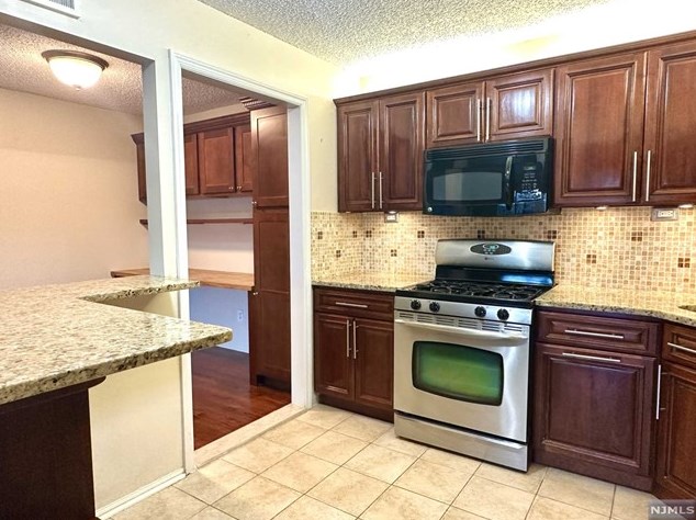 303 Linden St #303, Mahwah, NJ 07430
