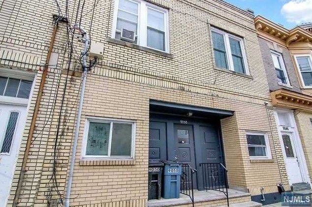 9050 Palisade Plaza, North Bergen, NJ 07047
