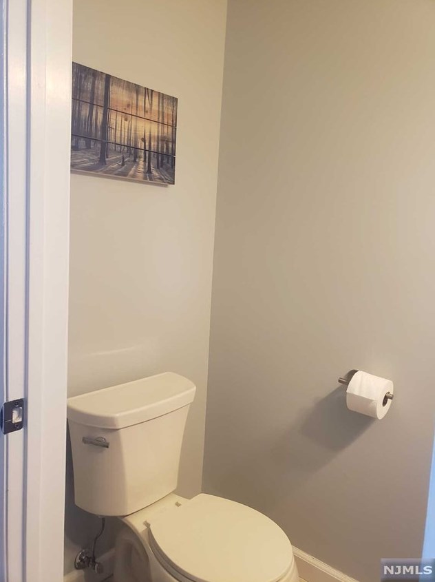 352 Bloomfield Ave, Verona, NJ 07044