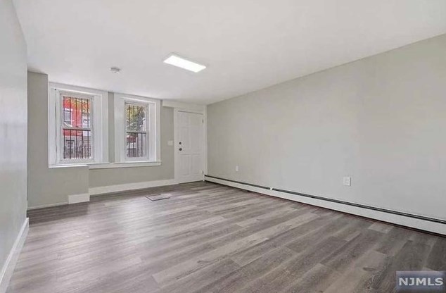 58 Union St, Jersey City, NJ 07304
