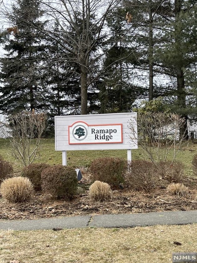 227 Mountainview Dr, Mahwah, NJ 07430