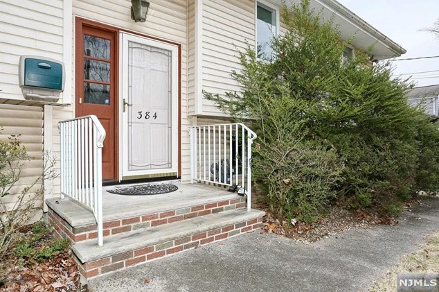 384 Lafayette Rd, Harrington Park, NJ 07640
