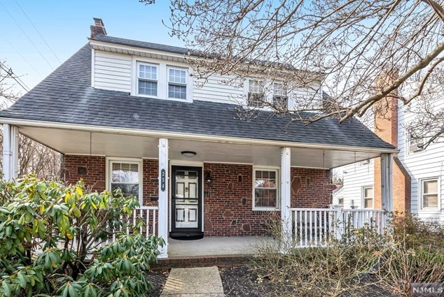 254 Winthrop Rd, Teaneck, NJ 07666