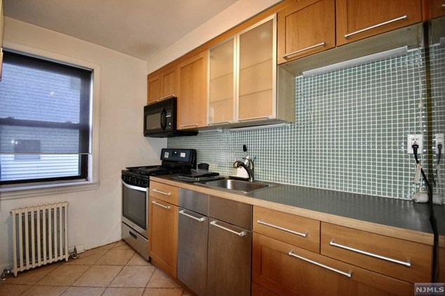 418 Main St Apt A2, West Fort Lee, NJ 07024