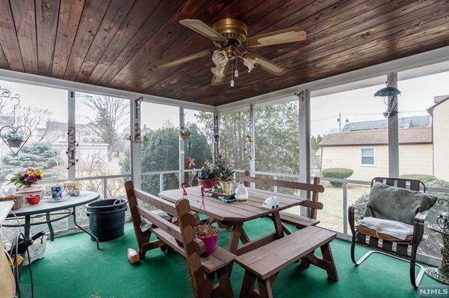 25 Johnston St, Washington NJ  07882-1437 exterior