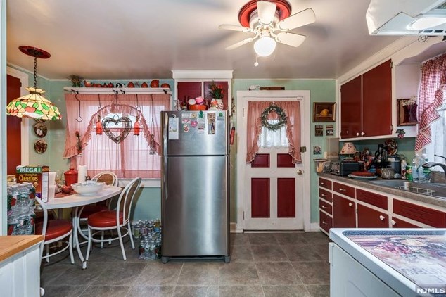 25 Johnston St, Washington NJ  07882-1437 exterior