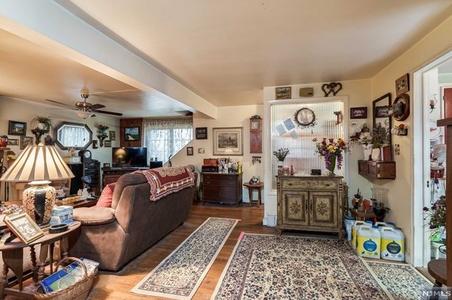 25 Johnston St, Washington NJ  07882-1437 exterior