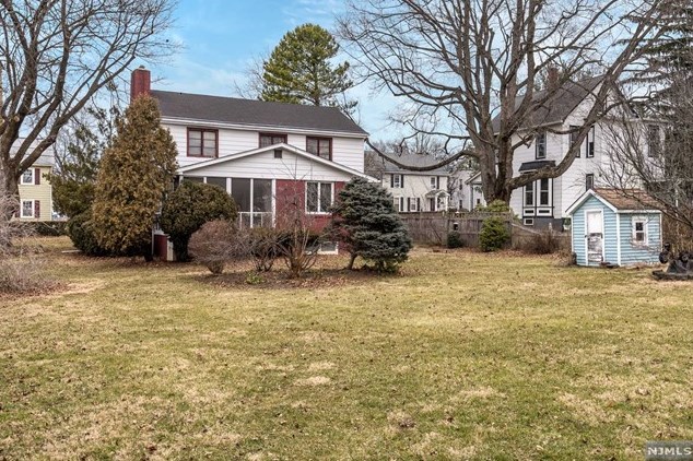 25 Johnston St, Washington NJ  07882-1437 exterior