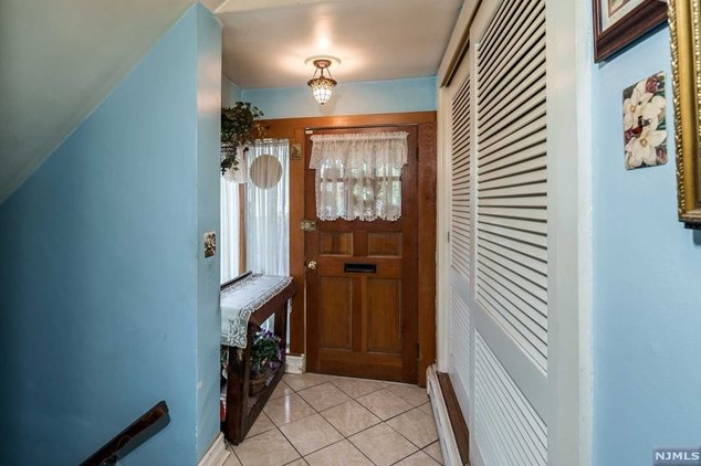 25 Johnston St, Washington NJ  07882-1437 exterior