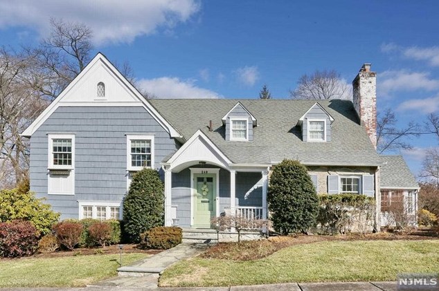 249 Richards Rd, Ridgewood, NJ 07450