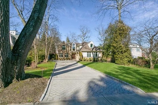 85 Erledon Rd, Tenafly, NJ 07670