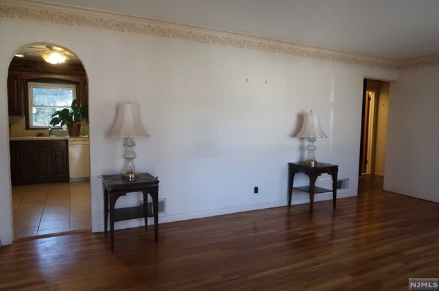 801 Godwin Rd, Paramus, NJ 07652