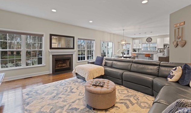 10 Crooked Hill, Oakland, NJ 07436