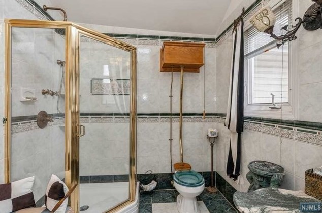 208 Jackson Ave, Rutherford NJ  07070-1817 exterior