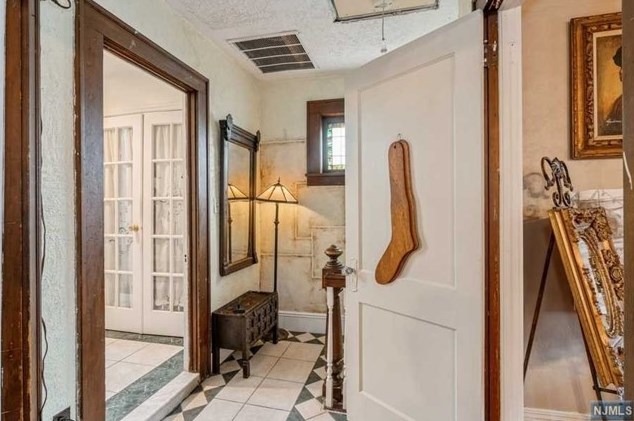 208 Jackson Ave, Rutherford NJ  07070-1817 exterior