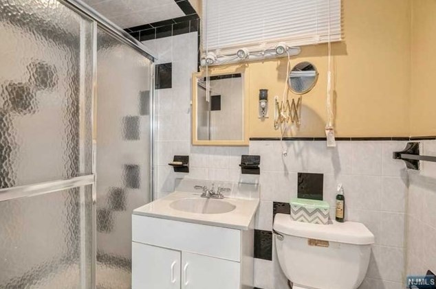 208 Jackson Ave, Rutherford NJ  07070-1817 exterior