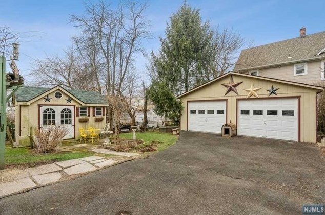 208 Jackson Ave, Rutherford NJ  07070-1817 exterior