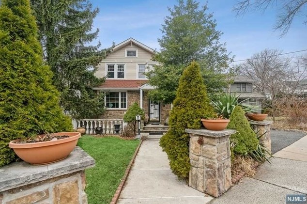 208 Jackson Ave, Rutherford, NJ 07070