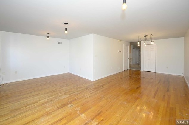133 Leonard St #1, Jersey City, NJ 07307