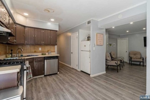 17 Short St, West Fort Lee NJ 07024-4013 exterior