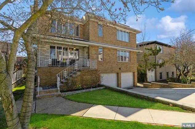 17 Short St, West Fort Lee NJ 07024-4013 exterior