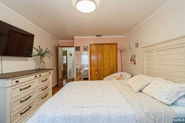 17 Short St, West Fort Lee NJ 07024-4013 exterior