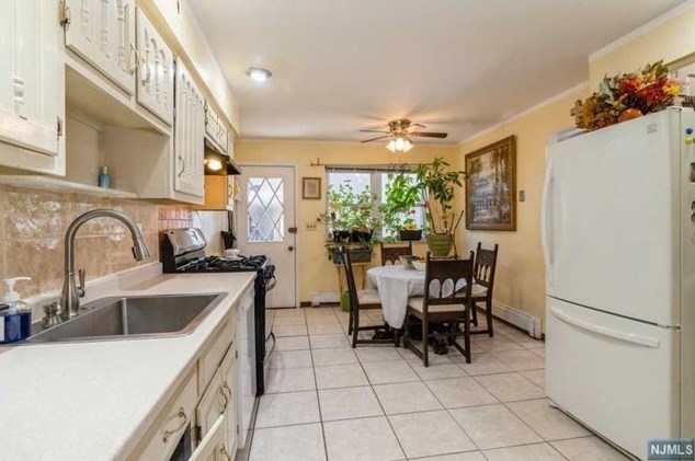 17 Short St, West Fort Lee NJ 07024-4013 exterior