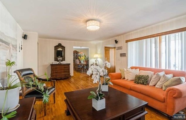 17 Short St, West Fort Lee NJ 07024-4013 exterior