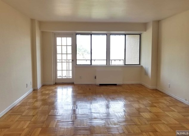 1203 River Rd #7c, Edgewater, NJ 07020
