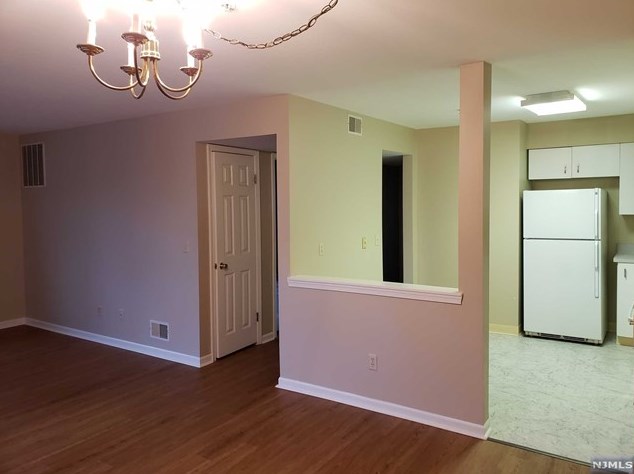 214 Orchard Park #214, Allendale, NJ 07401