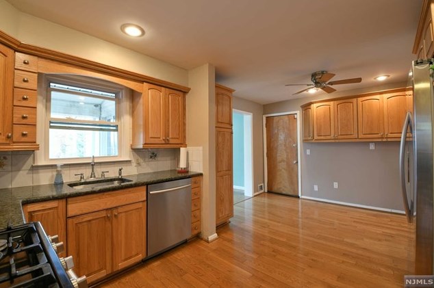 628 River Rd, Teaneck, NJ 07666