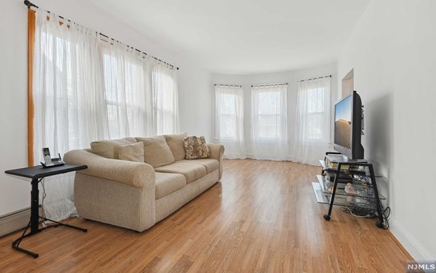 61 Elizabeth Ave, Elmwood Park NJ  07407-3019 exterior