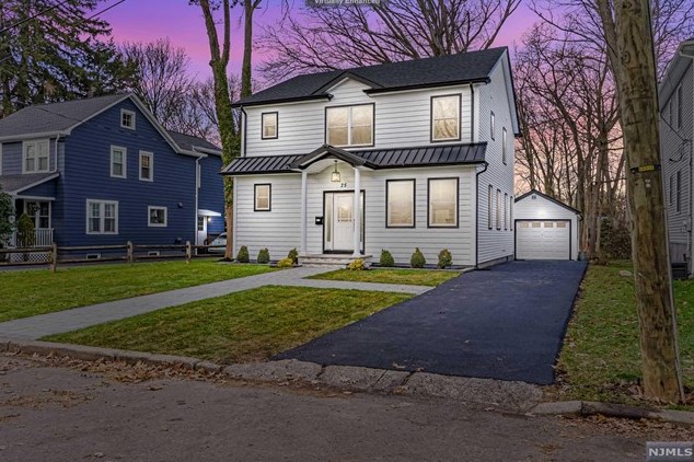 25 Sterling Pl, Ridgewood, NJ 07452
