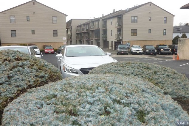 233 Midland Ave #113, Outwater, NJ 07026