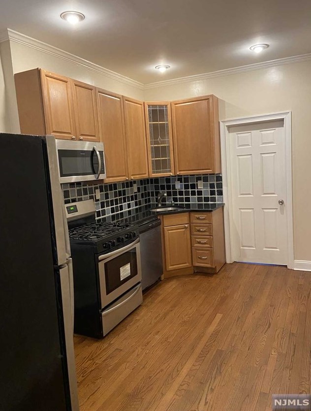 6307 Broadway #3, West New York, NJ 07093