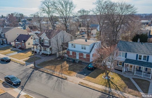 591 Oak Ave, Saddle Brook, NJ 07663-4912