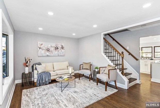 348 Wilson Ave, Lyndhurst NJ  07071-3324 exterior