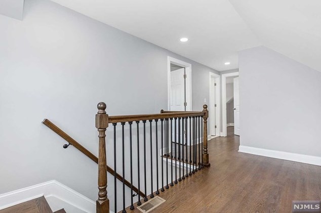 348 Wilson Ave, Lyndhurst NJ  07071-3324 exterior