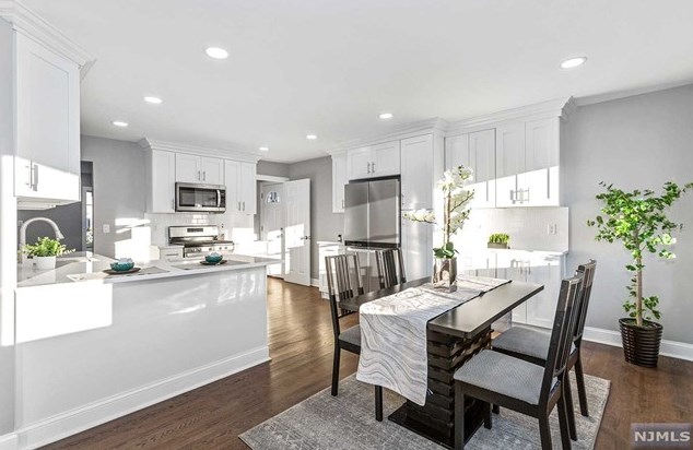 348 Wilson Ave, Lyndhurst NJ  07071-3324 exterior