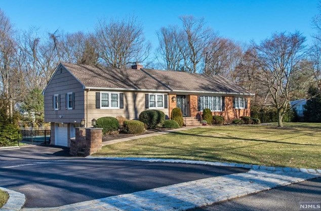 186 Fox Hollow Rd, Wyckoff, NJ 07481
