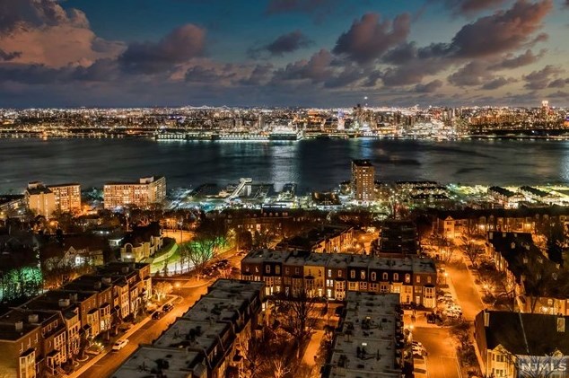 900 Palisade Ave, West Fort Lee NJ  07024-4135 exterior