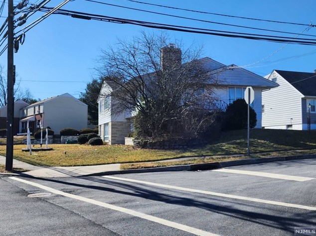 3 Joan Pl, Clifton, NJ 07012-1371
